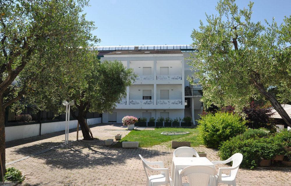 Hotel Eden Park Marina di Montemarciano Zewnętrze zdjęcie