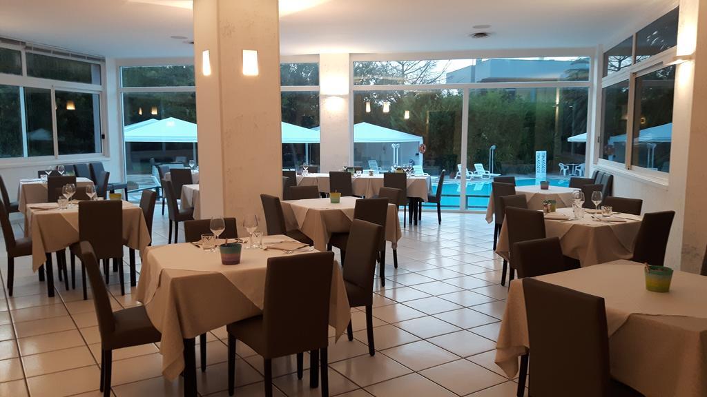 Hotel Eden Park Marina di Montemarciano Zewnętrze zdjęcie