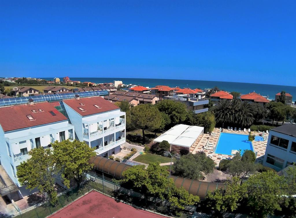 Hotel Eden Park Marina di Montemarciano Zewnętrze zdjęcie